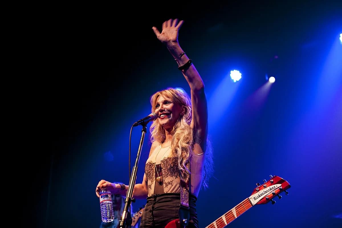 Courtney Love (17887062912).jpg