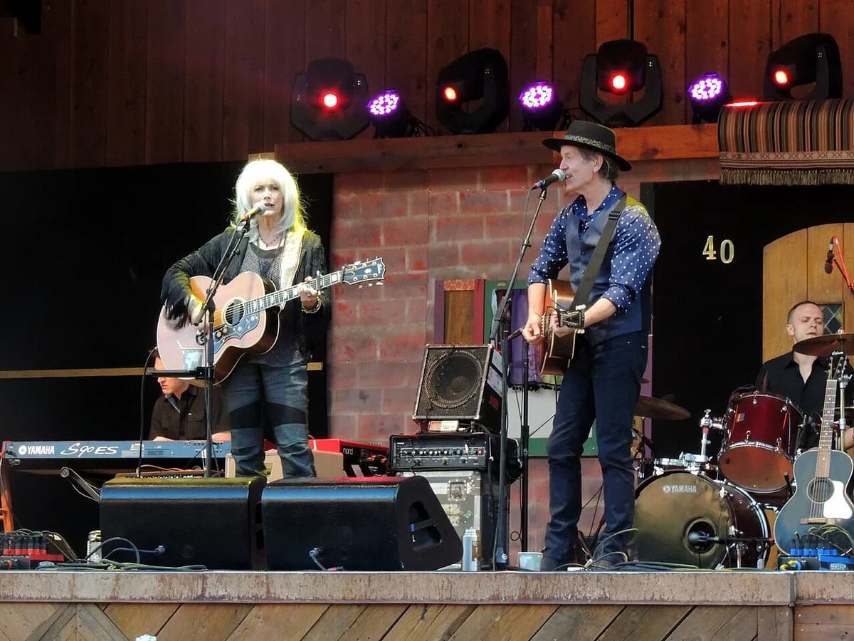 Emmylou Harris and Rodney Crowell.jpg